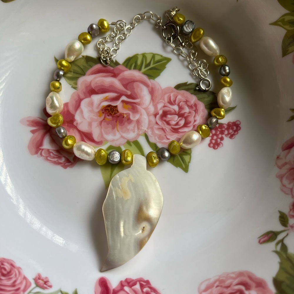 Fresh Water Pearls with Shell Pendant